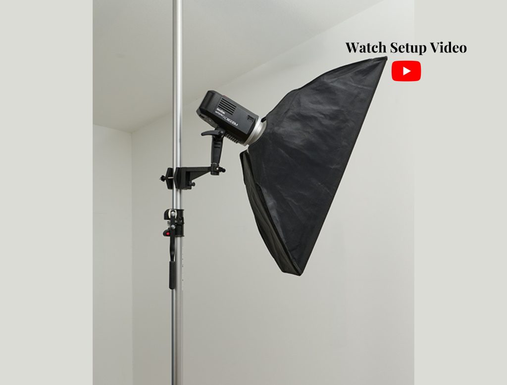 Hair edge kicker rim light on upright tension pole